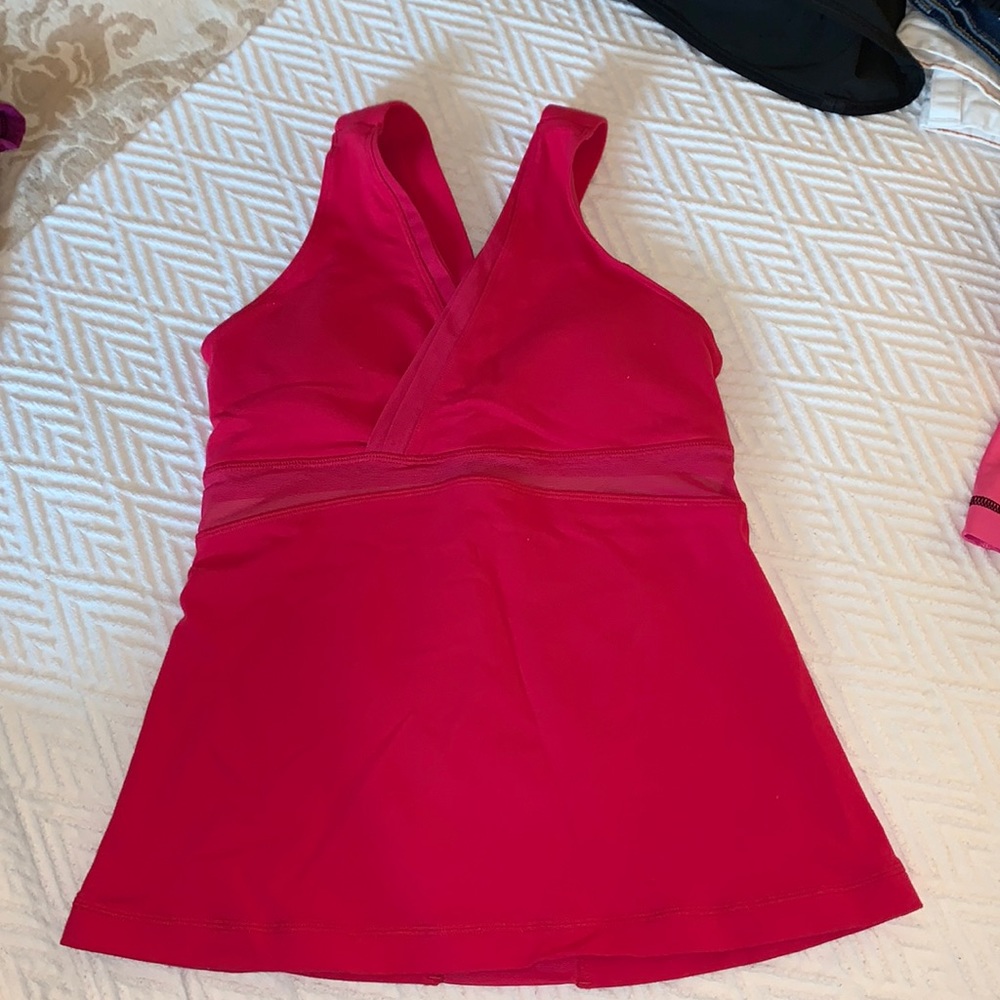 Lululemon workout tank